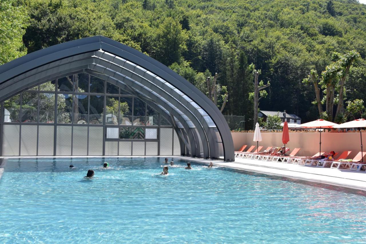 Cabane Lodge Domaine Du Lac Chambon Murol Dış mekan fotoğraf