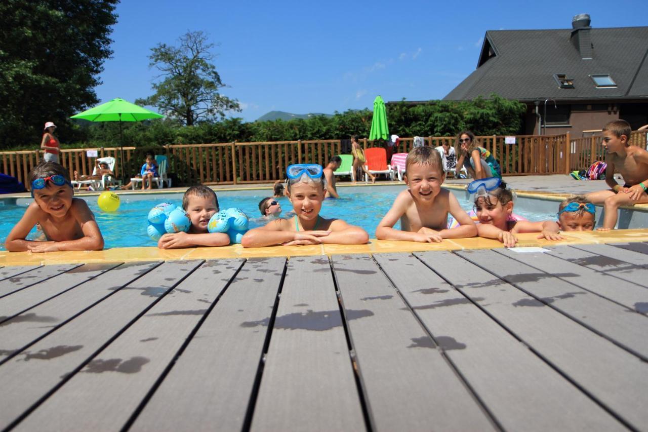 Cabane Lodge Domaine Du Lac Chambon Murol Dış mekan fotoğraf